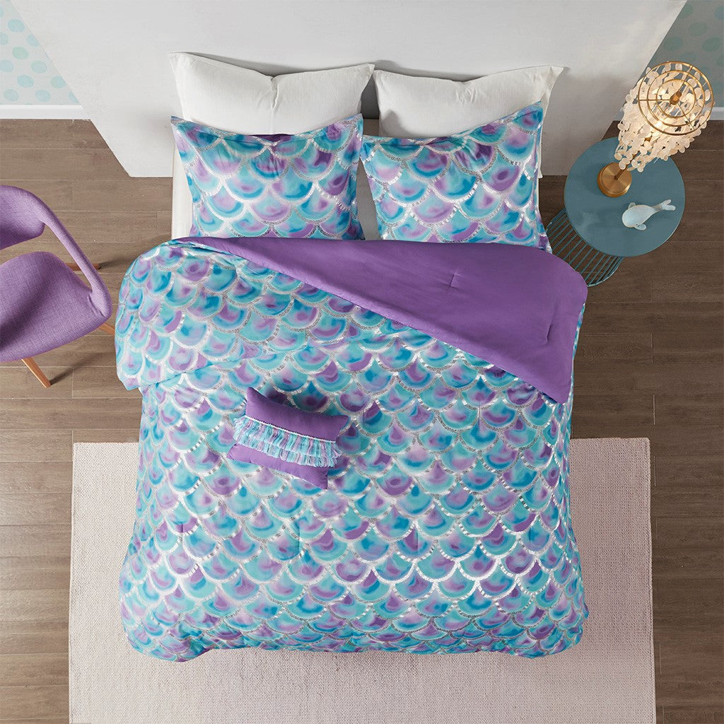 Pearl Metallic Printed Reversible Comforter Set