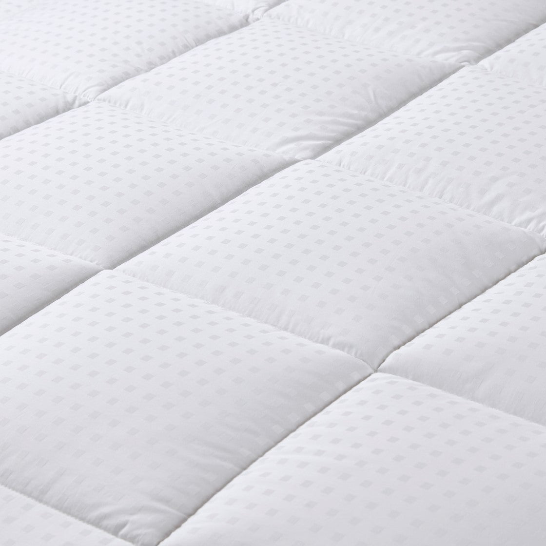 Signature Dobby Cotton Down Alternative Comforter