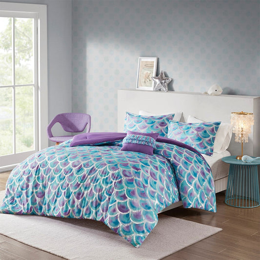 Pearl Metallic Printed Reversible Comforter Set